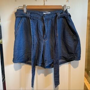 Denim loose flowy jean shorts, size 6